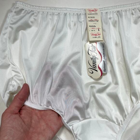 Vintage Vanity Fair Granny Panties, 1980s Antron Nylon Lot of 2 Sz 6 (XS-S) - Picture 11 of 16